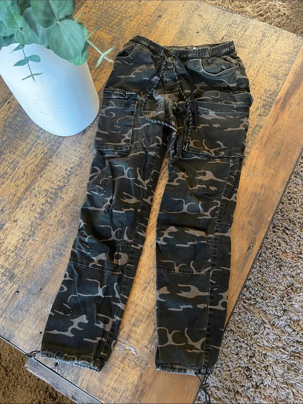Men's Camouflage Cargo Pants - Black and Brown